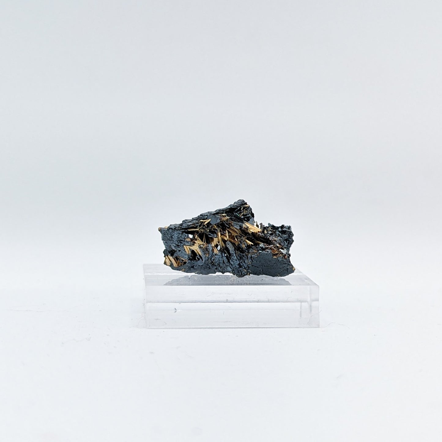 Golden Rutile on Hematite B