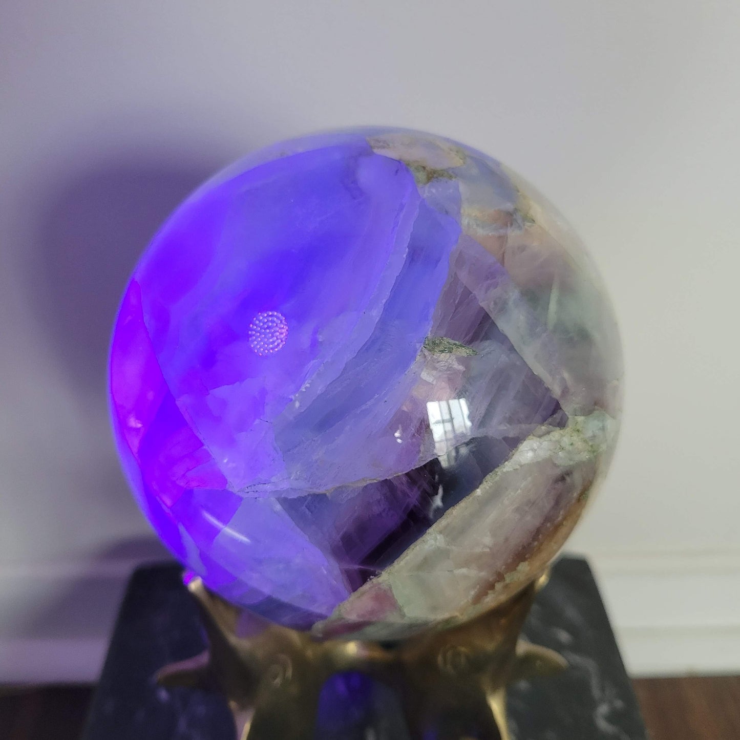 Super Fluorescent Fluorite Sphere