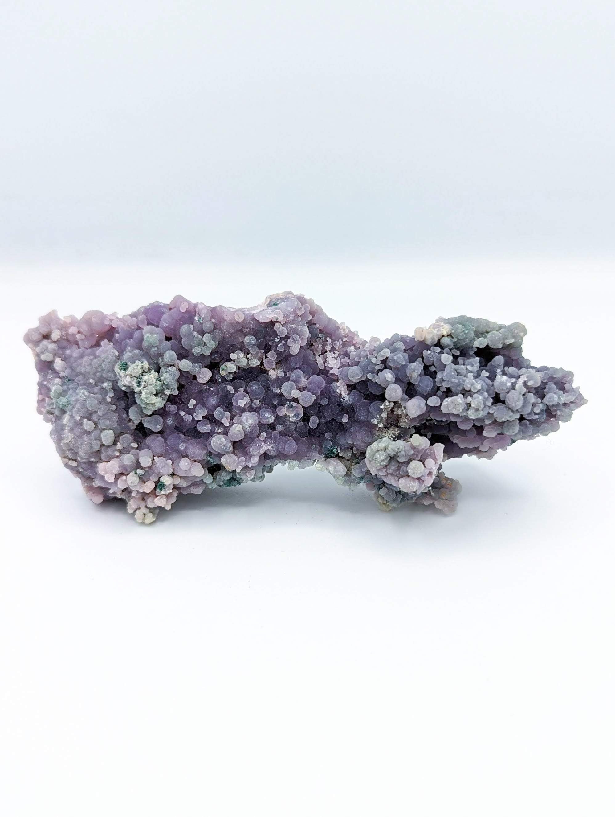 Grape Agate healing crystal. Crystal properties. 
