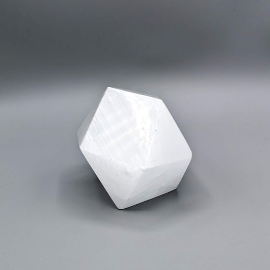 Selenite Tetradecagon